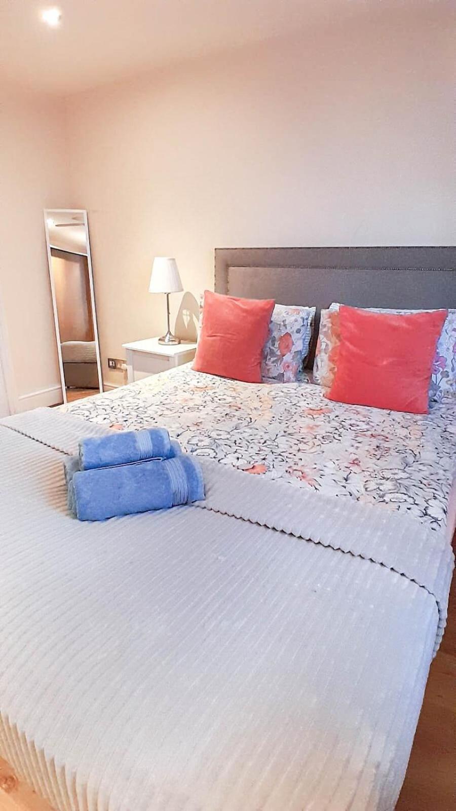 Lovely 1 Bedroom Flat In West Kensington Central London, Shepherd'S Bush Exterior photo